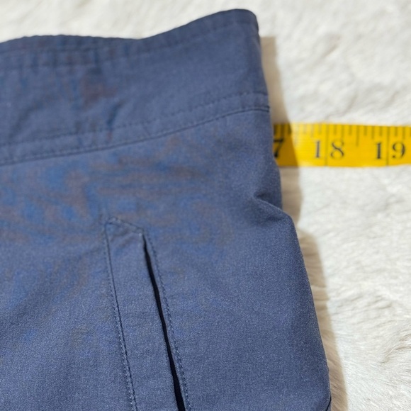 Oakley Blue Performance Shorts Mens Size 34 Bermuda Logo - Picture 5 of 9